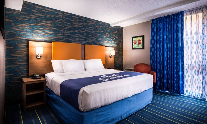 Wayne Hotel | Budget-Friendly Days Inn by Wyndham Wayne with Spa & Breakfast
