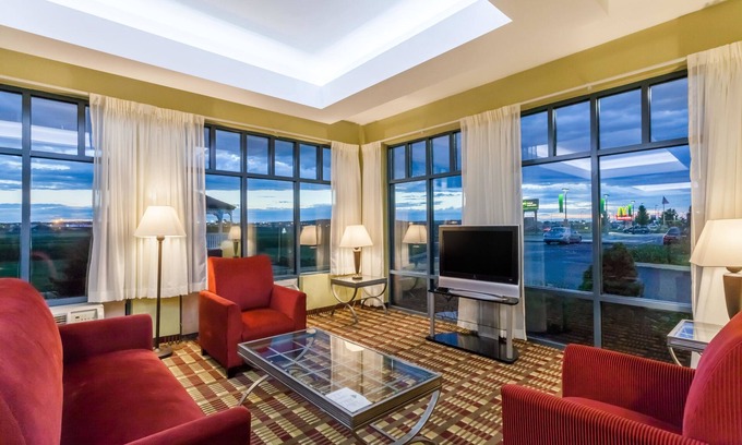 Windsor Locks Hotel | Convenient Stay at Days Inn Windsor Locks near Bradley Airport