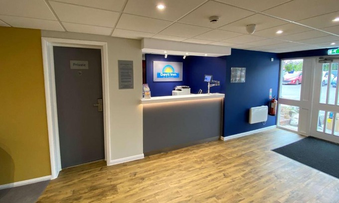 Rooks Bridge Hotel | Pet-Friendly Comfort at Days Inn Hotel Sedgemoor