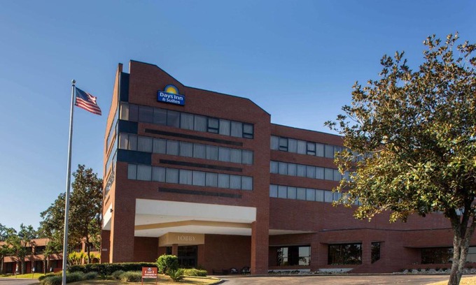 Tallahassee Hotel | Convenient Days Inn & Suites Near Tallahassee Conference Center