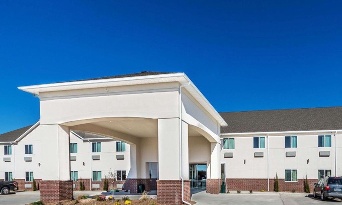 El Dorado Hotel | Family-Friendly Days Inn & Suites in El Dorado, Rated 8.4