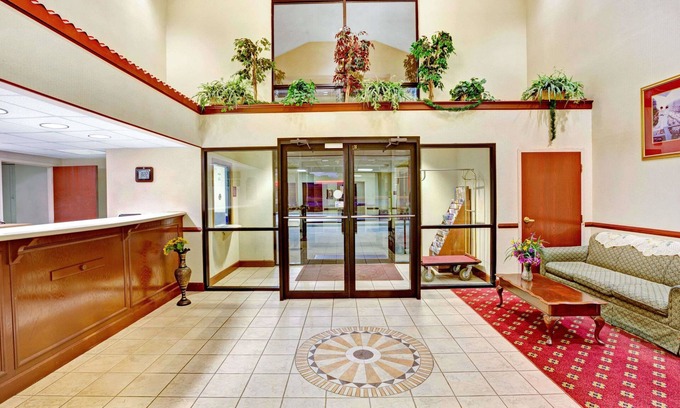 Bridgeport Hotel | Discover Days Inn & Suites: Family-Friendly Comfort Awaits