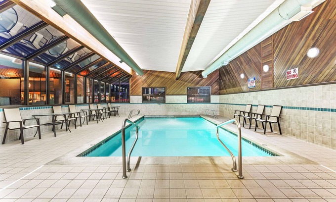 Logan Hotel | Convenient Days Inn & Suites with Pool and Spa in Logan