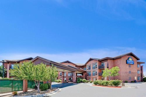 Page Hotel | Cozy Days Inn & Suites by Wyndham Page Lake Powell Awaits
