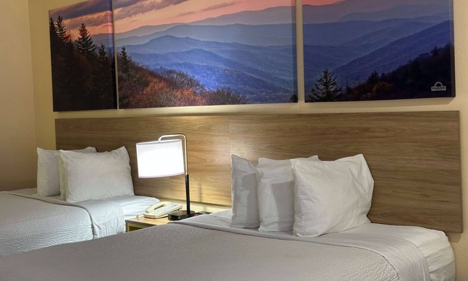 Eunice Hotel | Comfortable Stay at Days Inn & Suites by Wyndham Eunice