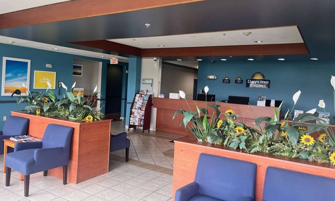 Seaford Hotel | Discover Comfort at Days Inn & Suites by Wyndham Seaford