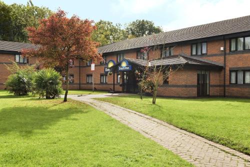 Chesterton Green Hotel | Pet Friendly Days Inn Warwick Northbound M40 - Guest Rated 8/10