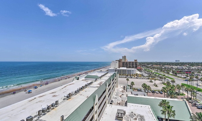 Ortona Park Apartment | Ocean View Daytona Beachfront Condo with Family Amenities