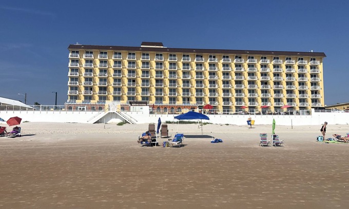 Ormond Shores Resort | Oceanfront Comfort at Daytona's Ormond Beach Resort