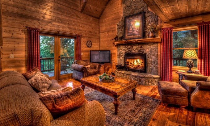 Morganton House | Relax at Daze Off: Pet and Child-Friendly Retreat