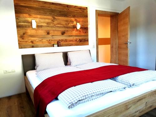 Finkenberg Apartment | db Apart: Top-Rated Stay with Family-Friendly Amenities