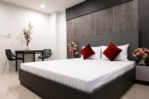Khlong Chan Hotel | Budget-Friendly Stay at DB Plus 5 with Family Amenities