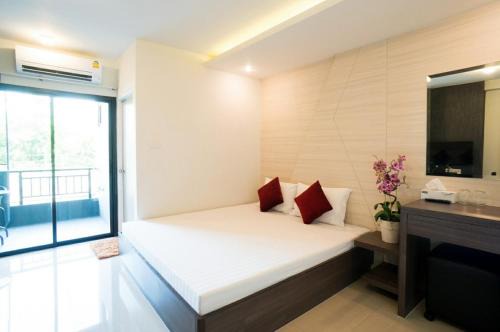 Wang Thonglang Hotel | DB PLUS 6: Family-Friendly Stay with Accessibility Features