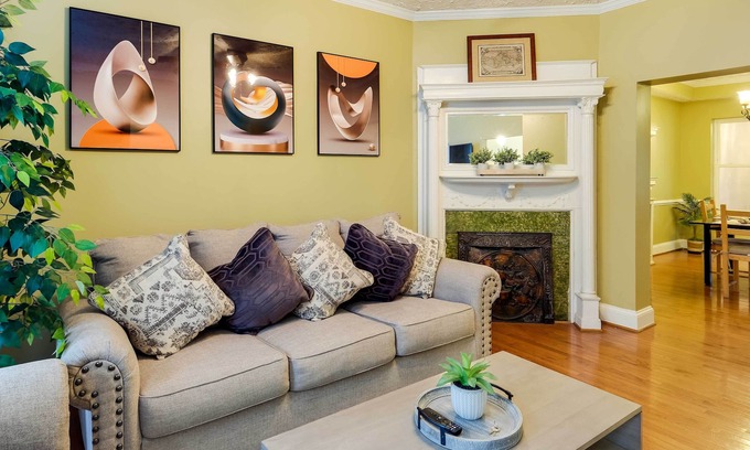 Columbia Heights House | Prime DC Row House: Steps from Howard University!