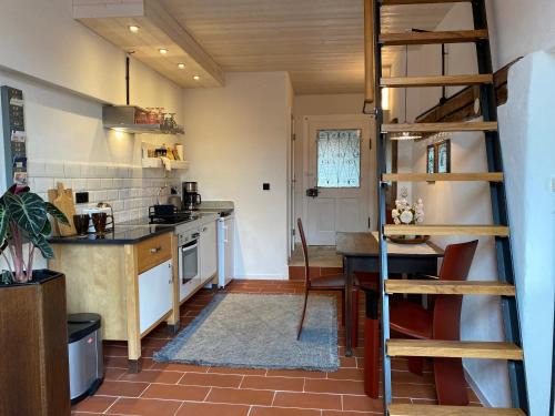 Aitrach Apartment | Cozy dd Chalet: Guest Rated 9/10 with Complimentary Breakfast