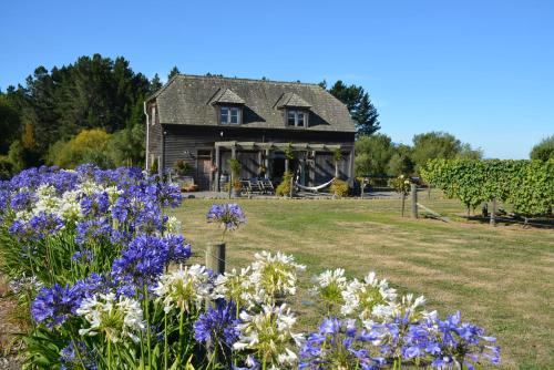 Renwick House | Top-Rated DDOG Vineyard & BnB with Family-Friendly Amenities