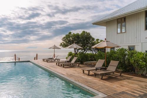Hua Hin Hotel | Experience De Chaochom Hua Hin: Beachfront Bliss Awaits
