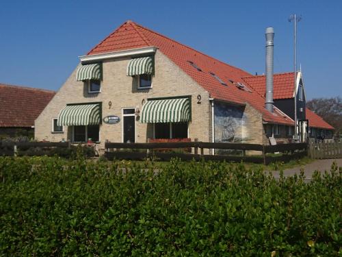 Baaiduinen Bed & Breakfast | Idyllic De Cyprian Bed & Breakfast with Oceanfront Views