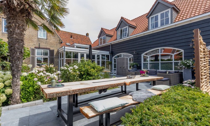 Renesse Hotel | Welcoming De Herberg: Family-Friendly & Accessible Stay