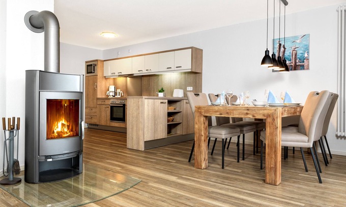 Insel Poel Apartment | Beach Crab Apartment: Harbor View with Pool & Spa Access