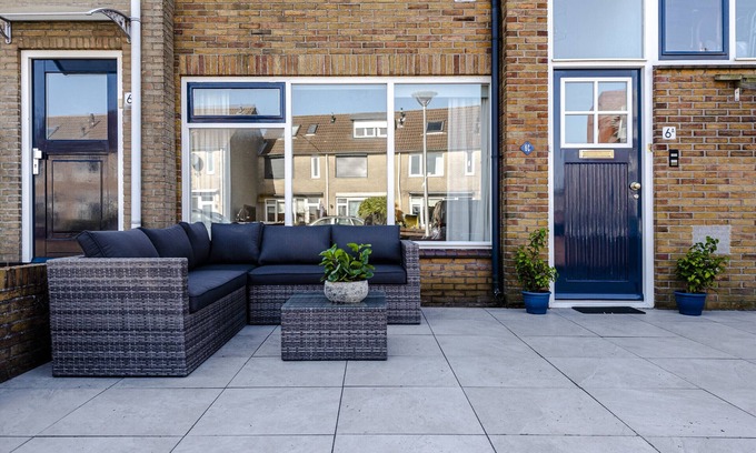 Zandvoort Apartment | De Jacobsschelp Zandvoort: Breakfast Included & Parking