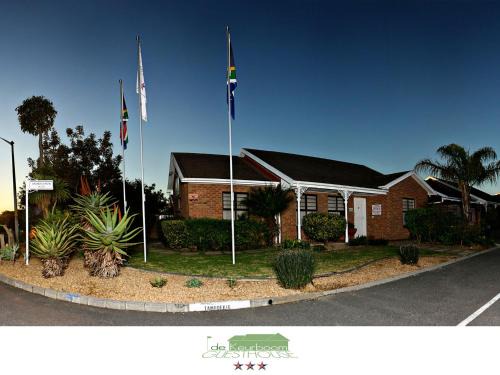 Trawal House | De Keurboom Guesthouse: Oceanfront Retreat with Breakfast