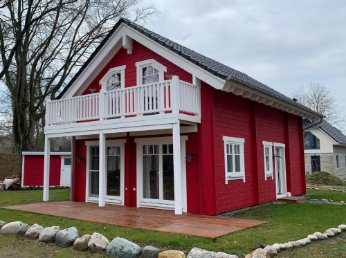 Klausdorf House | Relax at Lodge Klausdorf: Pet-Friendly Oceanfront Escape