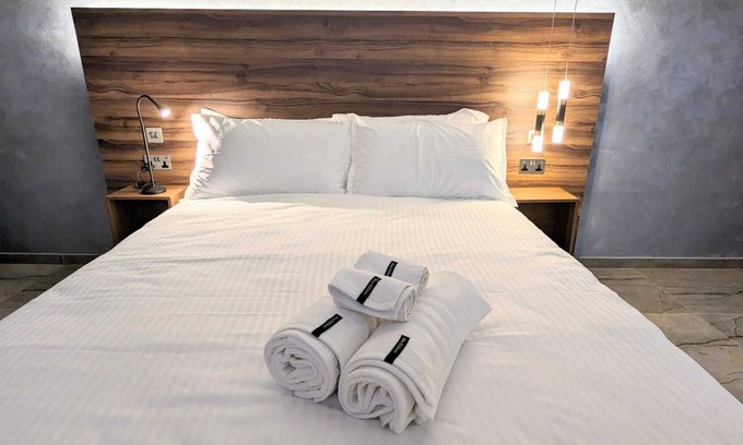 Tal-Ghoqod Hotel | De la Croix: Family-Friendly Stay with Spa & Restaurant