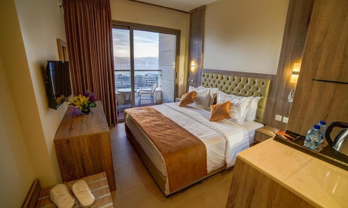 Aqaba Hotel | Discover De-Lara Hotel: 4-Star Stay with Ocean Views
