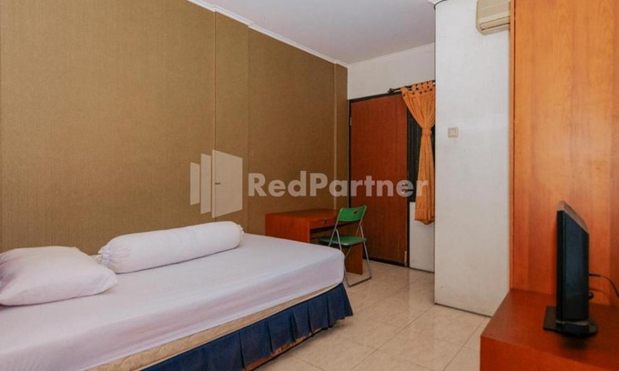 Senayan Hotel | Budget-Friendly Stay at De Lugano SCBD Syariah Mitra