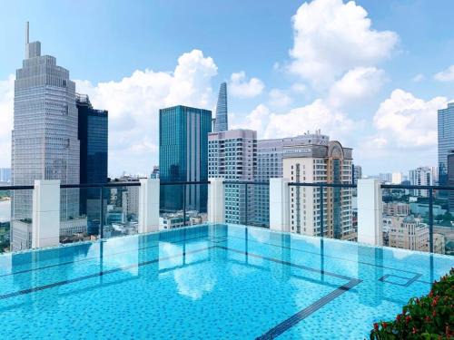 Little Japan Apartment | De Lux Madison Best Central 2 Bedrooms 2 Baths, Pool Gym