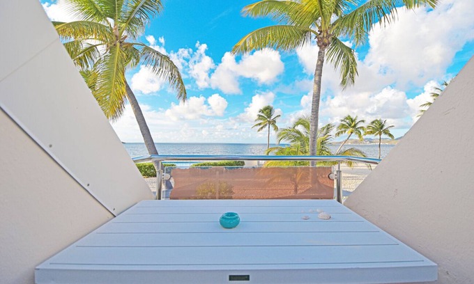 Nettle Bay Apartment | Cozy Beachfront Condo at Nettle Bay - Rated 9.6/10