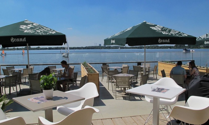 Herten Hotel | Oceanfront Bliss at De Oolderhof: 4-Star Getaway