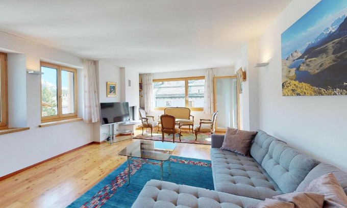 Celerina-Schlarigna Apartment | Discover De Pedrini 6: Family-Friendly with Top Reviews