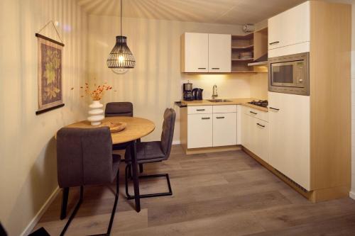 De Koog Apartment | Welcoming De Pelikaan Texel Appartementen with Family-Friendly Amenities