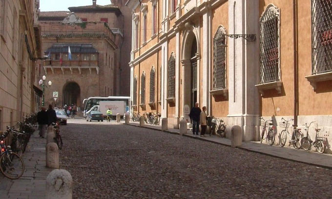 Ferrara Historic Centre Apartment | Pet-Friendly De Prati Apartment Borsa in Ferrara's Heart