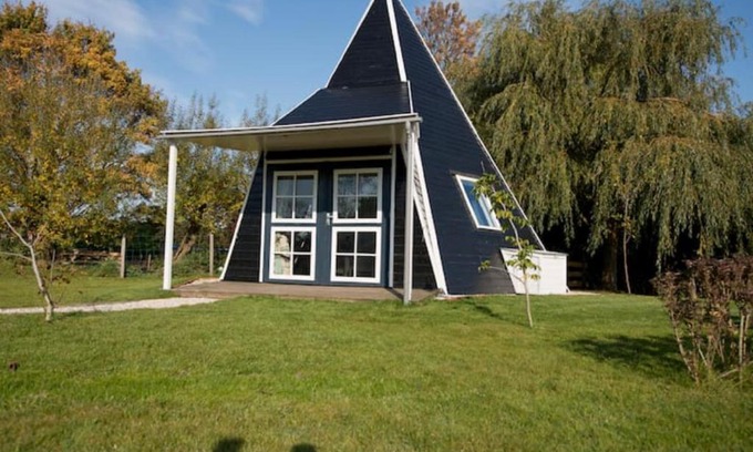 Sint Maartensdijk House | Pet-Friendly Retreat at De Puntschuur: Rated 9/10!