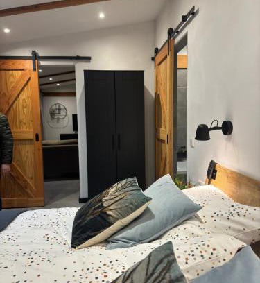 's-Gravendeel Bed & Breakfast | De Seuterhoeve: Guest Rated 9.7 with Family-Friendly Amenities