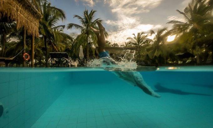 Kalpitiya Hotel | Relax at De Silva Palm Resort with Pool & Spa Amenities