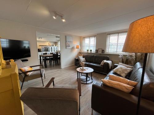 Baaiduinen Apartment | Family-Friendly Retreat at De Skuorre - Rated 9/10!