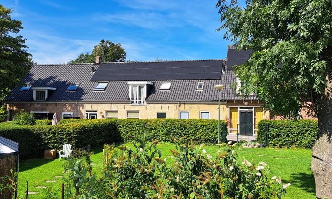 's-Gravenzande House | Experience de Staelduinhoeve: Eco-Friendly Oceanfront Retreat
