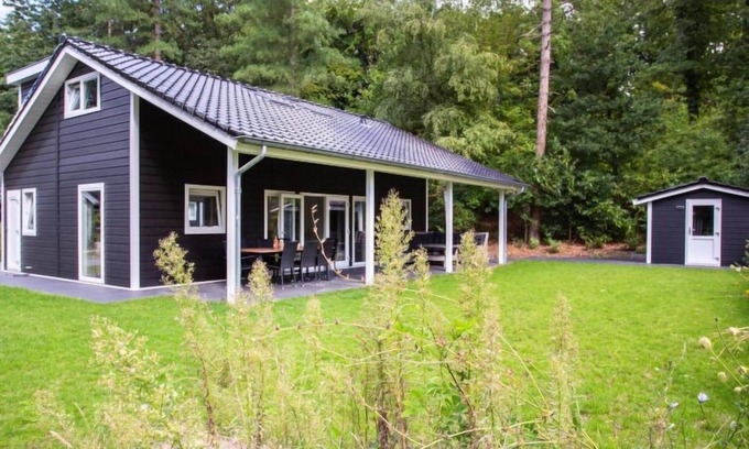 Municipality of Rhenen House | Guest Rated 10/10: De Thijmse Berg with Spa & Pool