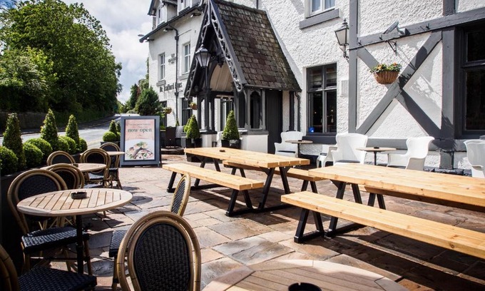 Alderley Edge Hotel | Eco-Friendly Retreat at De Trafford Arms with Hot Tub & Dining