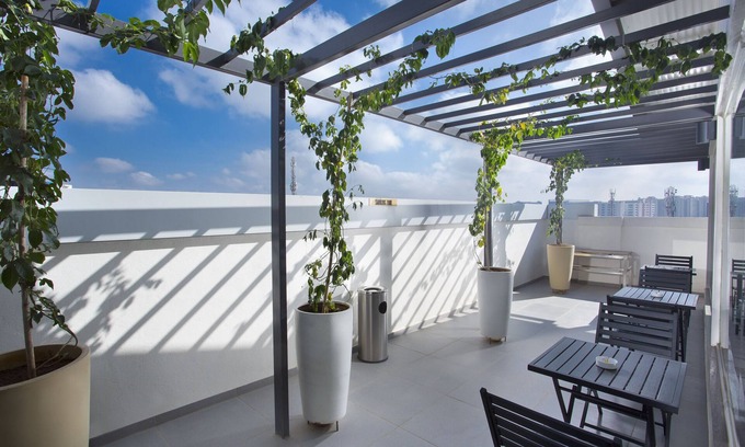 Brookefield Hotel | Discover De Venetian by TGI: Family-Friendly & Accessible