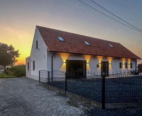 Ruiselede House | Family and Pet Friendly Retreat at De Viervoeters Hoeve