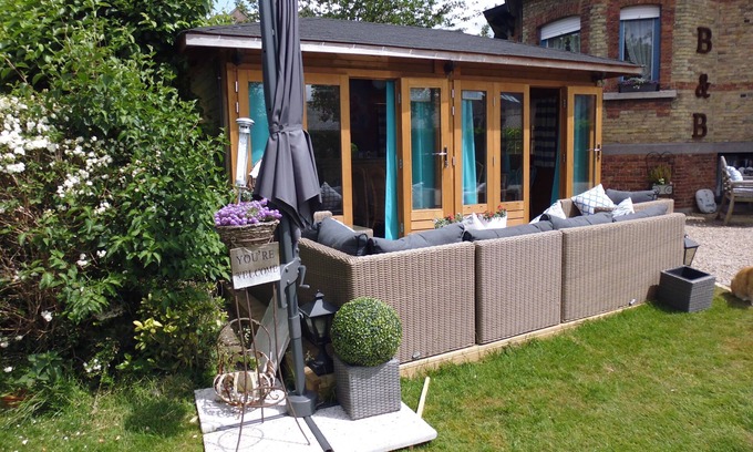 Sint-Jozef House | Guest Rated: De Vijf Zuilen - Family Friendly with Breakfast