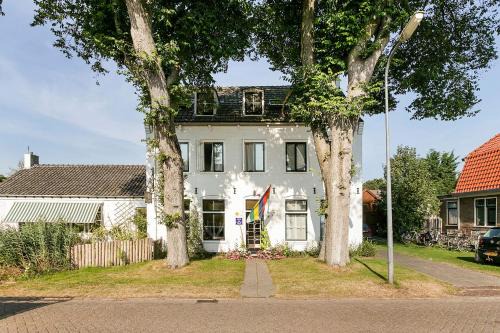 Midsland House | Ocean View Retreat at De Witte Handt - Family-Friendly Stay