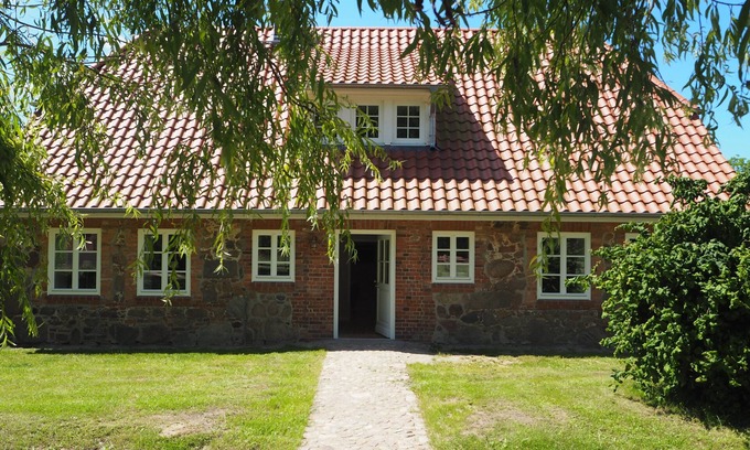 Stintenburg House | Villa holiday Stintenburg island in the Biosphere