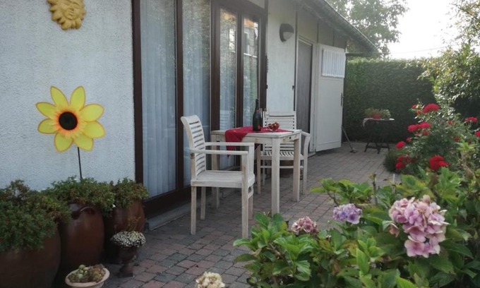 Heist-op-den-Berg Bed & Breakfast | Top-Rated De Zon B&B: Family-Friendly with Breakfast Included