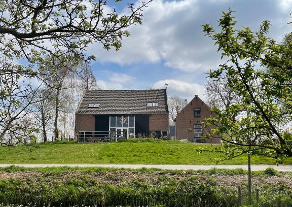 Municipality of Dordrecht Bed & Breakfast | Cozy De Zuileshoeve: Guest Rated 9/10 with Breakfast Included